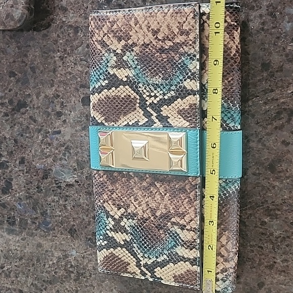 VINCE CAMUTO CLUTCH